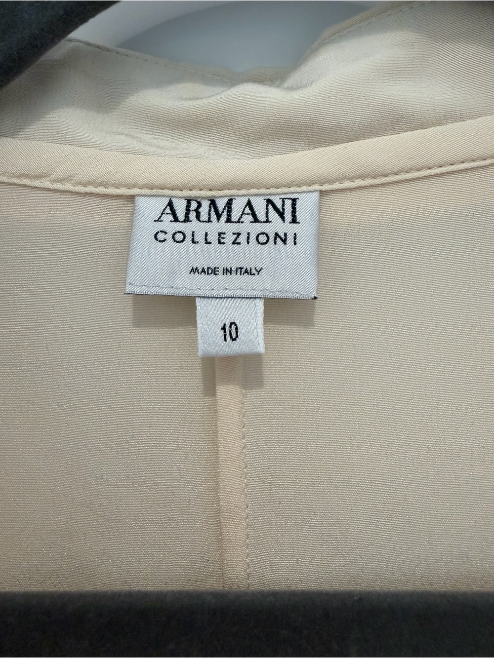 Armani Collezioni Cream Collared Button-Front Blouse - Picture 2 of 4